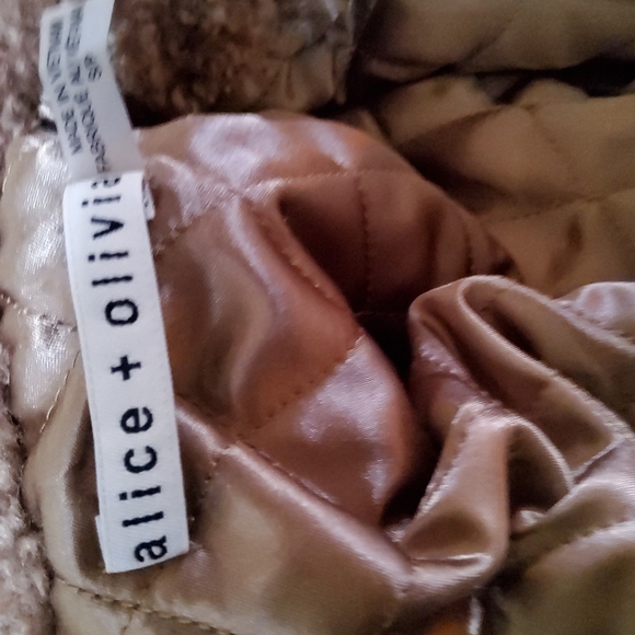 Alice + Olivia Oversizes Sherpa Teddy Coat! NWOT! - Picture 6 of 7